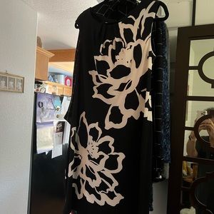 I’m Bali brand dresses .. two are black and white and two are bright multi color